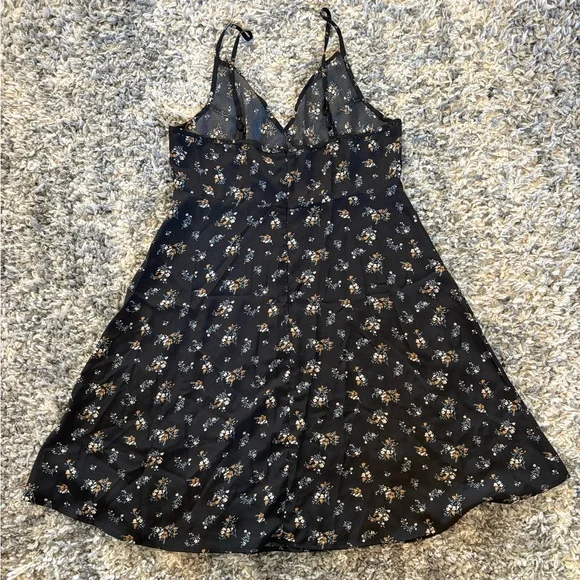 SHEIN Mini Dress - Picture 2 of 4